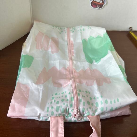 Miniso Life Small Travel Storage Bag 25cmX15cmX38cm - Picture 7 of 10